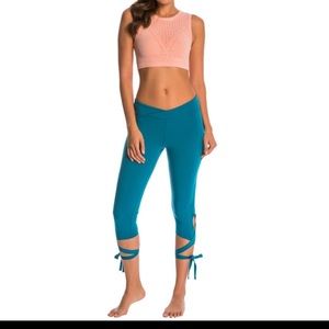 NWT Free People Dark Blue Turnout Legging Sz Med