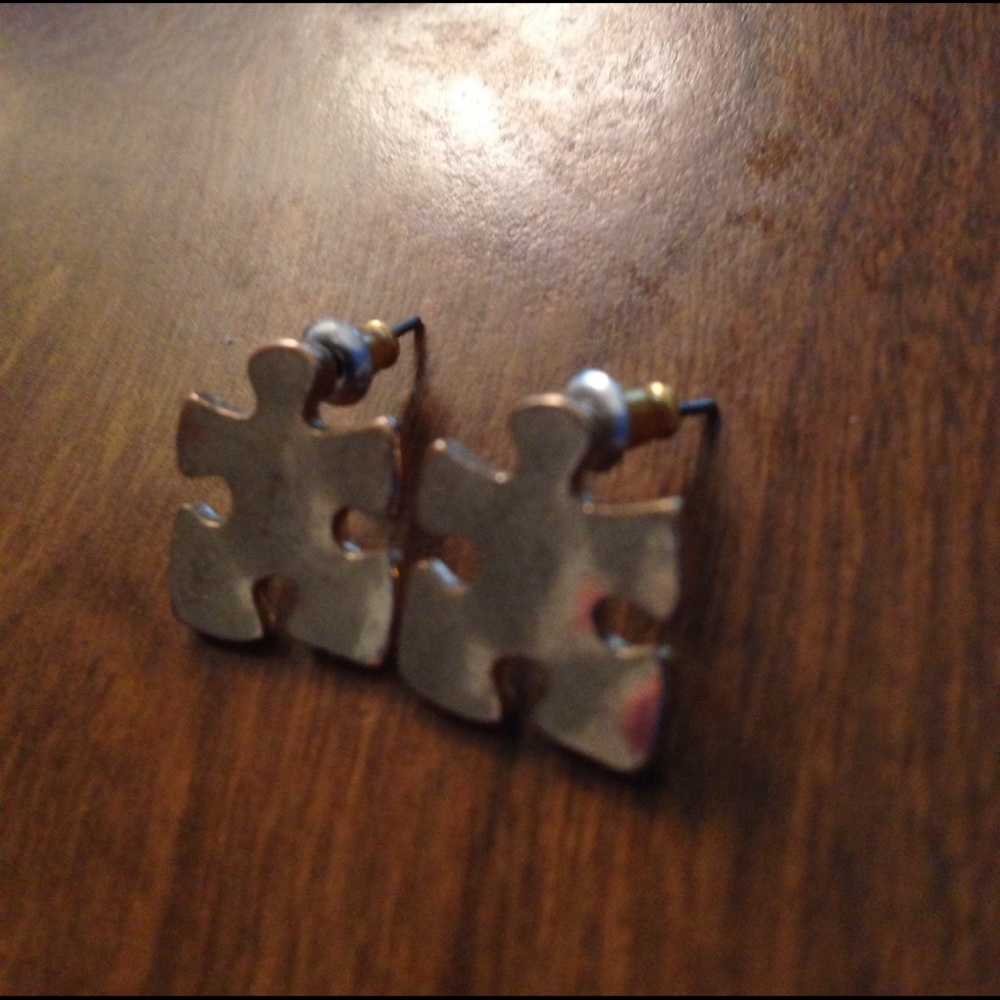 ModCloth puzzle piece earrings
