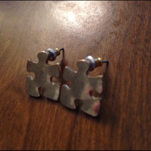 ModCloth puzzle piece earrings