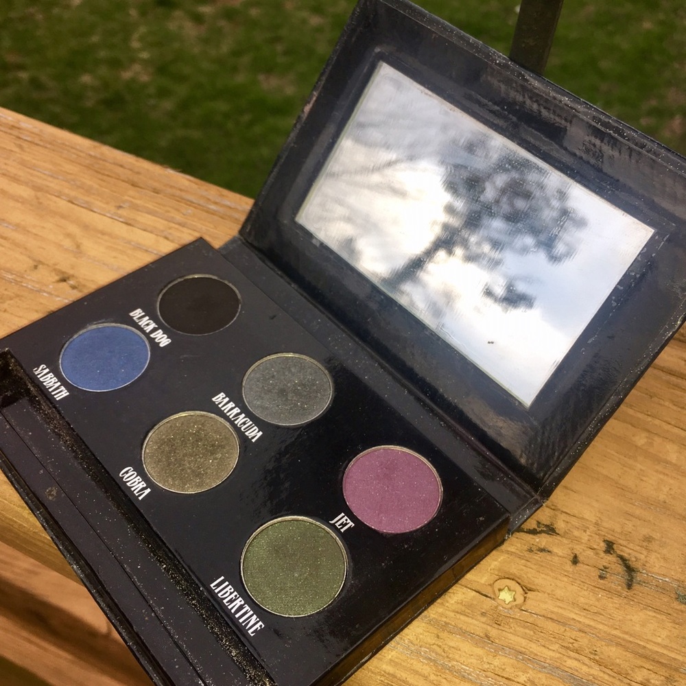 Urban Decay - The Black Palette Eyeshadows