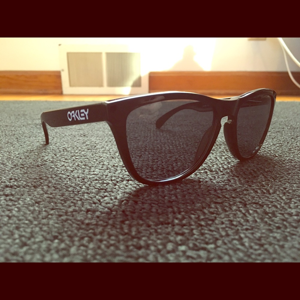 Oakley frogskins sunglasses shiny black