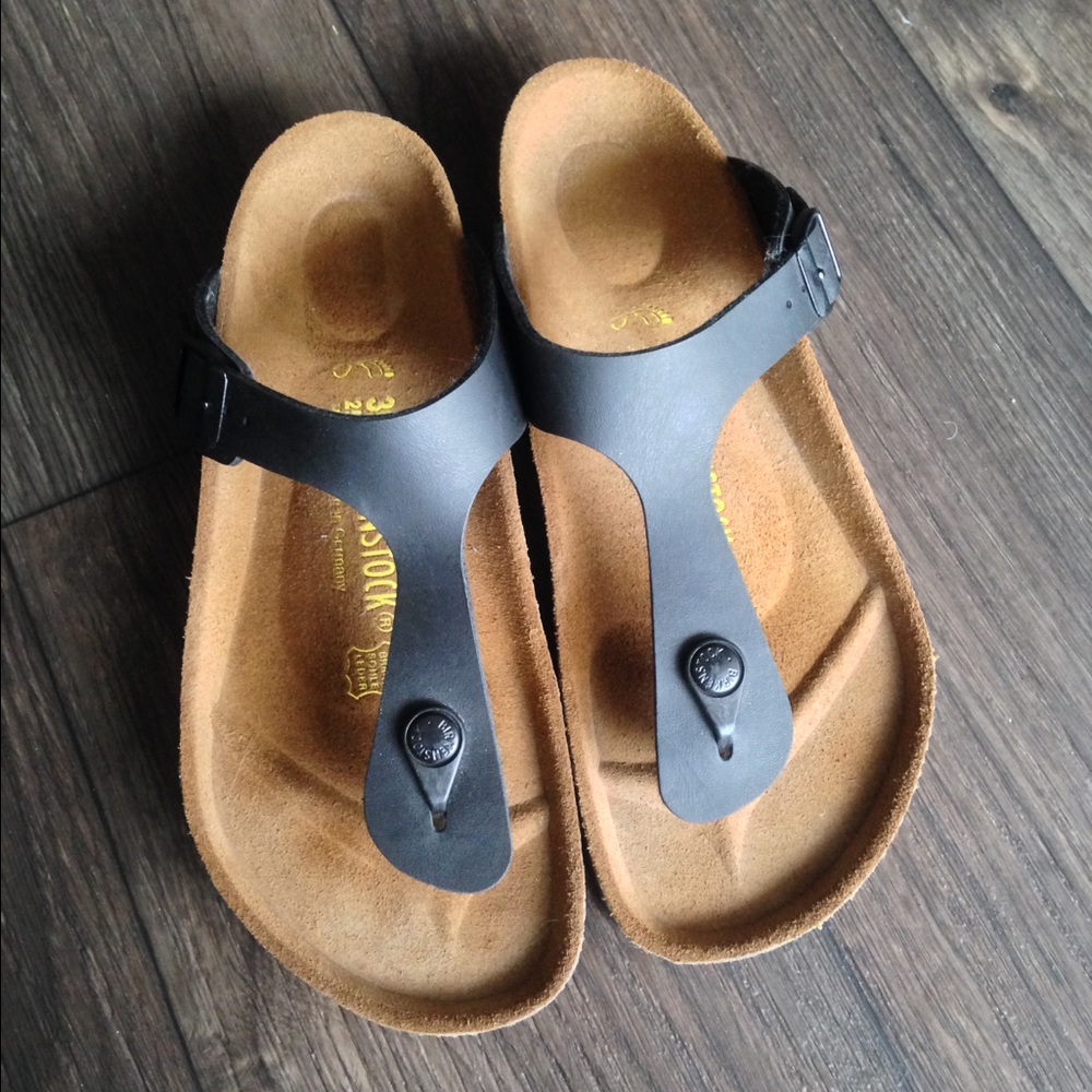 Black Birkenstock Gizeh Birko-Flor Size 39 (US 9)