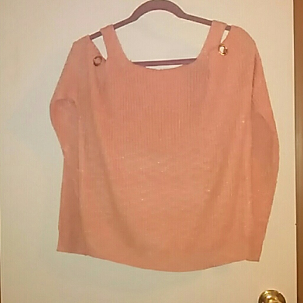 Beautiful cold shoulder sweater!!