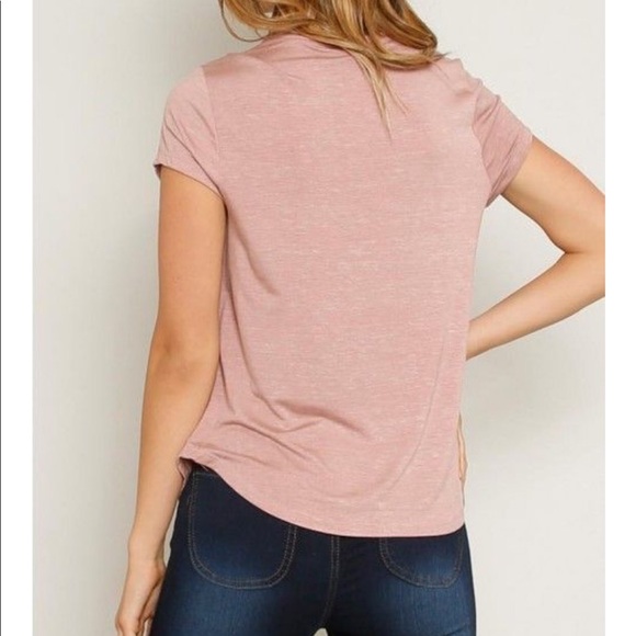 ✨LAST ONE ✨Chocker scooped hem top - Picture 2 of 3