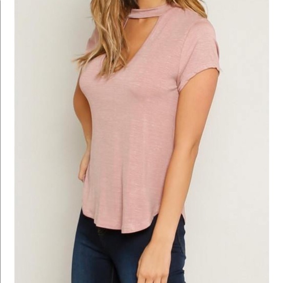 ✨LAST ONE ✨Chocker scooped hem top - Picture 3 of 3