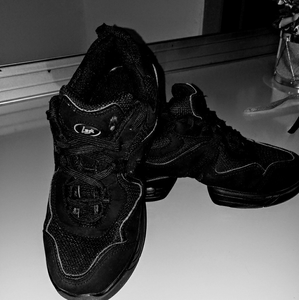 Size 4.5 Leo's Dance Sneaker. Great Used cond.