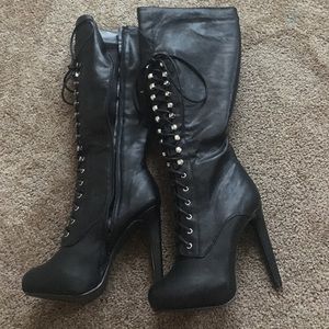 Knee-high lace up faux leather boots by Luxe