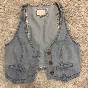 Jean Vest