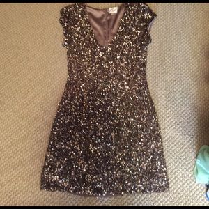 Like New Gorgeous Beaded V-neck mini Dress!
