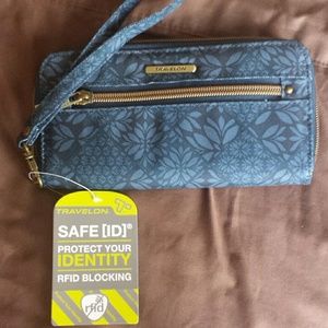 NWT Travelon RFID Blocking Wallet