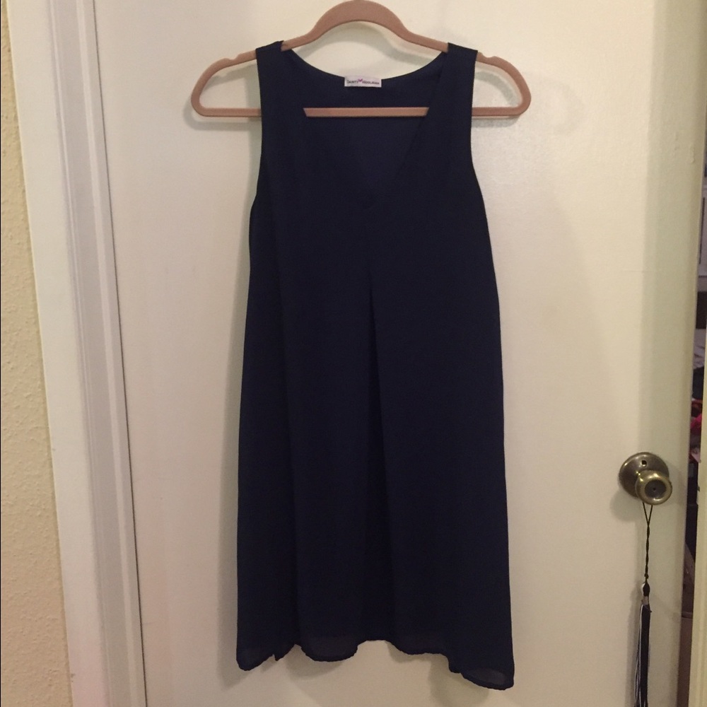 Flowy, navy dress