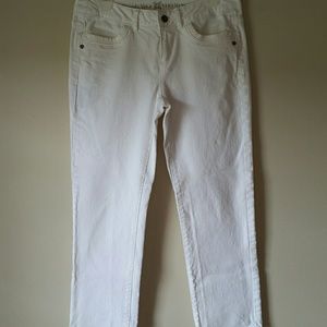 Vera Wang white cropped jeans