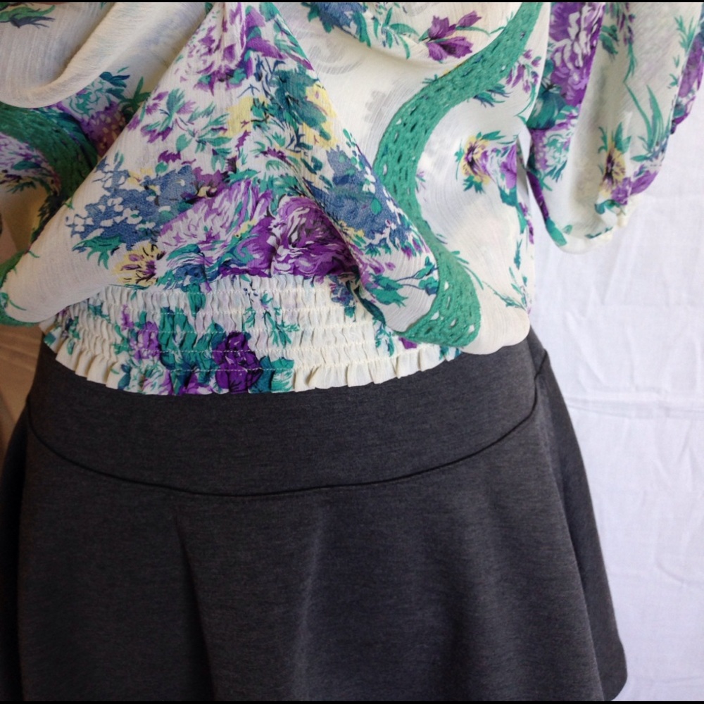 Moon Collection Sheer Crochet Trim Blouse - Picture 3 of 4