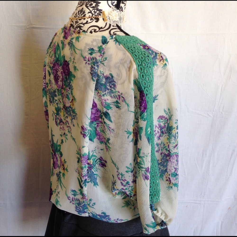 Moon Collection Sheer Crochet Trim Blouse - Picture 4 of 4