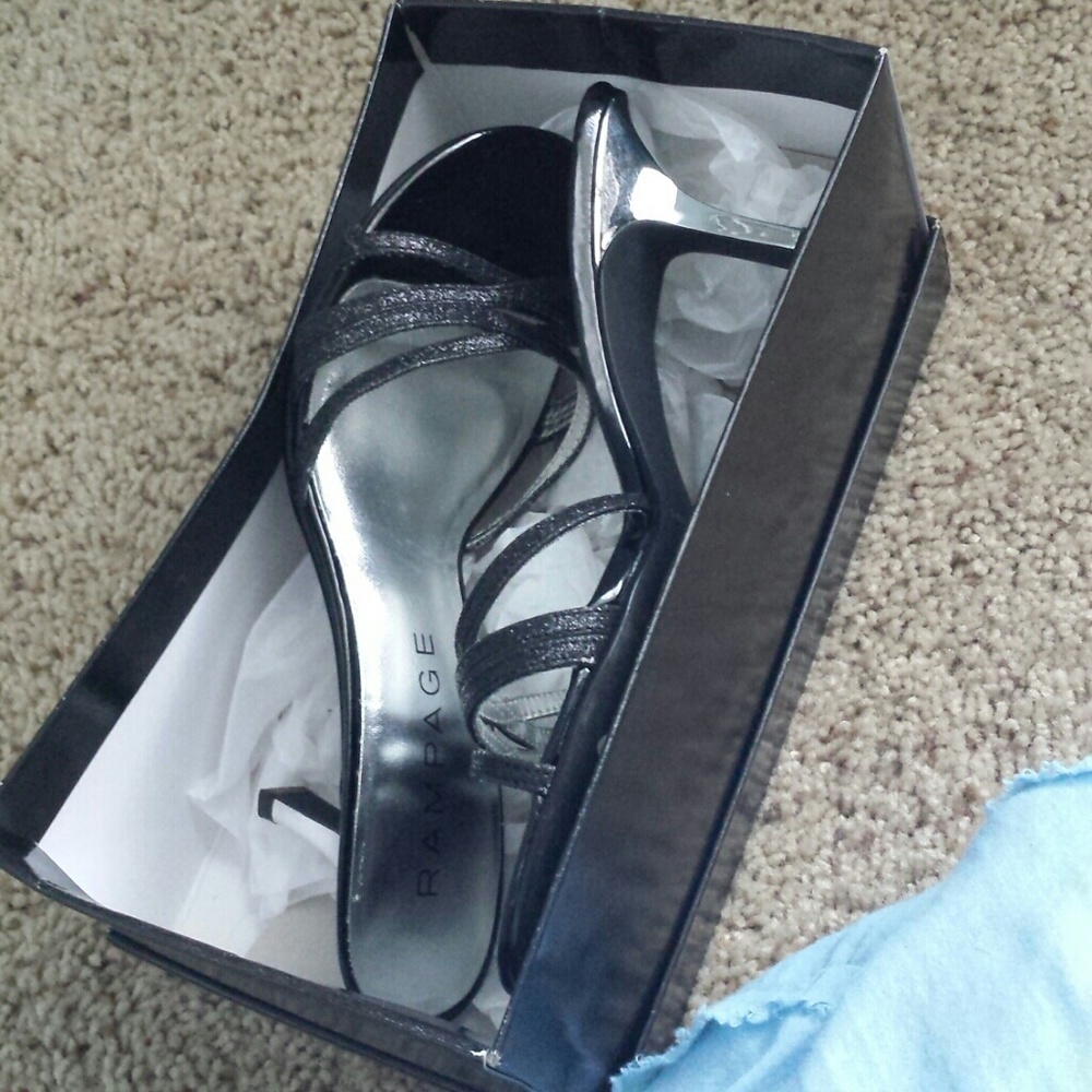 Can't wear heals anymore due to knee accident