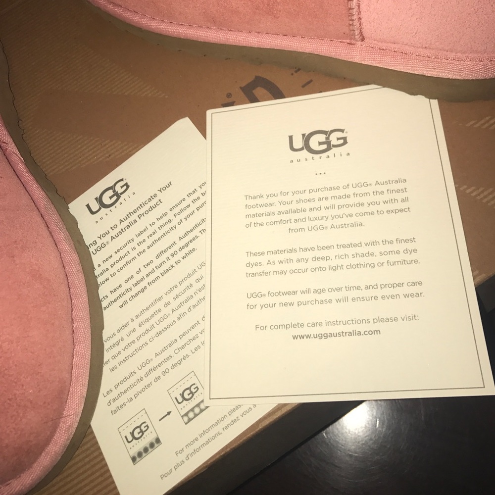 UGGS - Picture 4 of 5