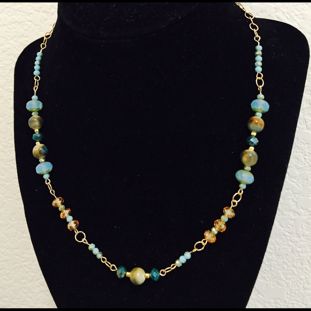 Multi-colored necklace