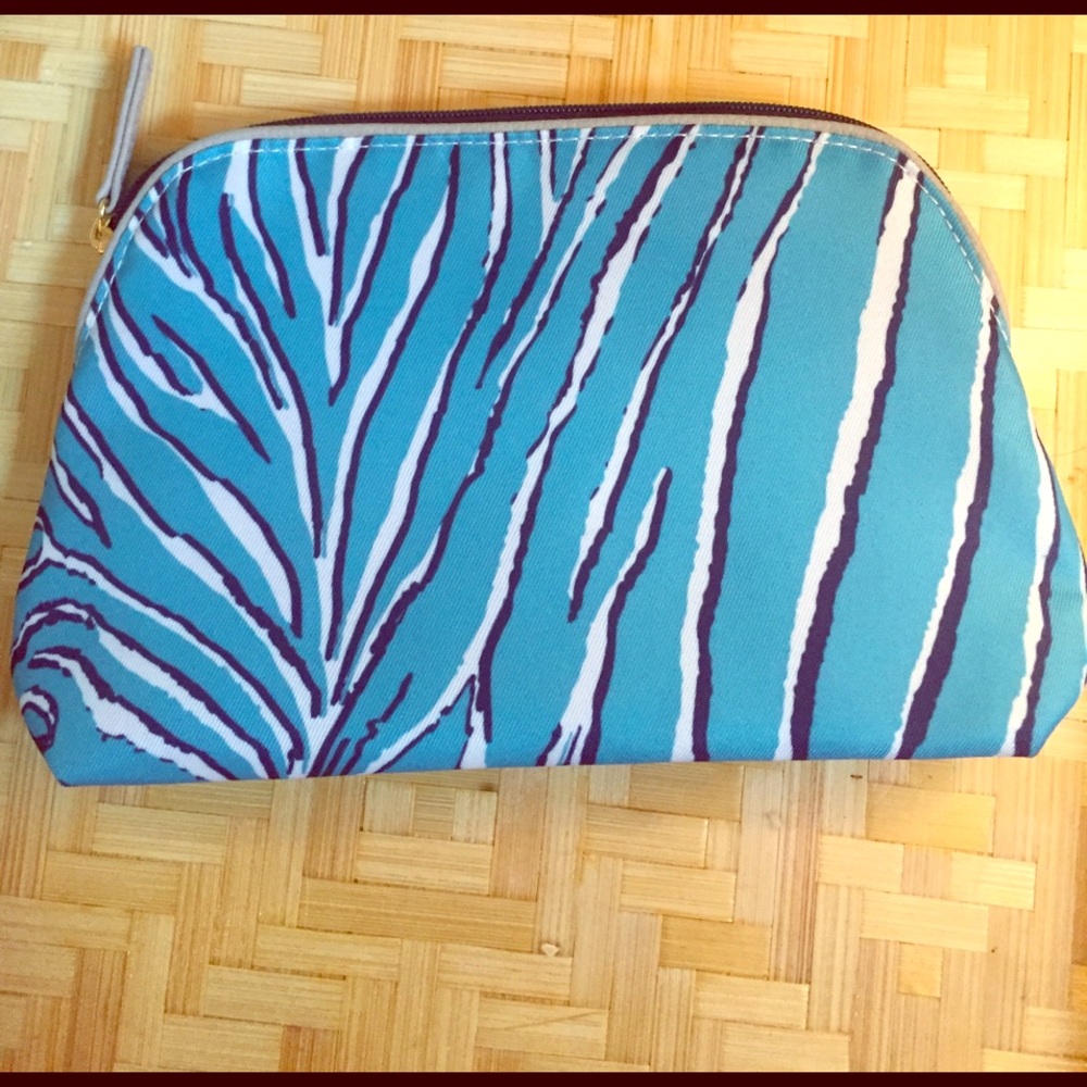 Blue zebra Estée Lauder makeup bag