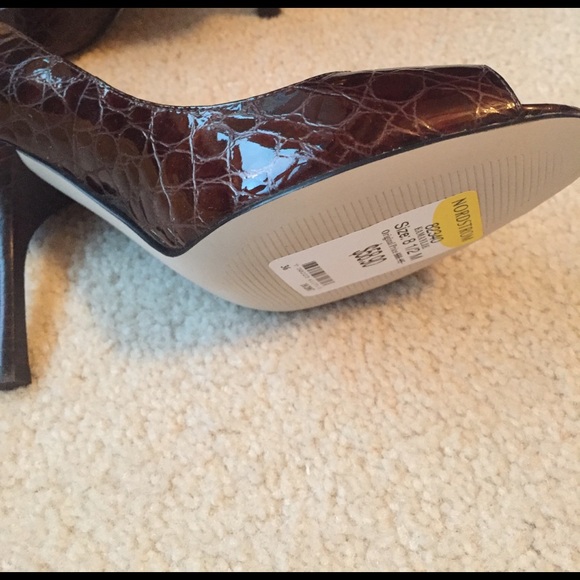 Peep toe brown faux croc mini heel - Picture 2 of 4