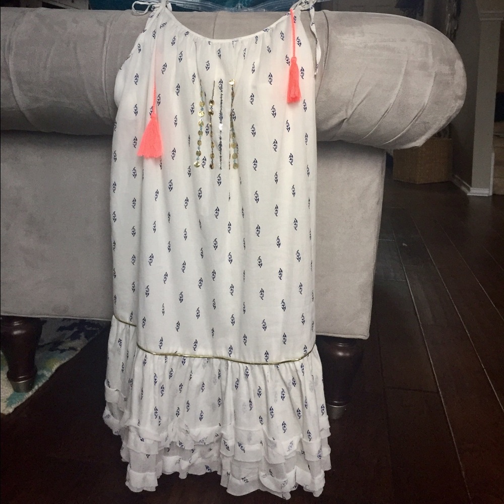 NWT white cotton dress with designs