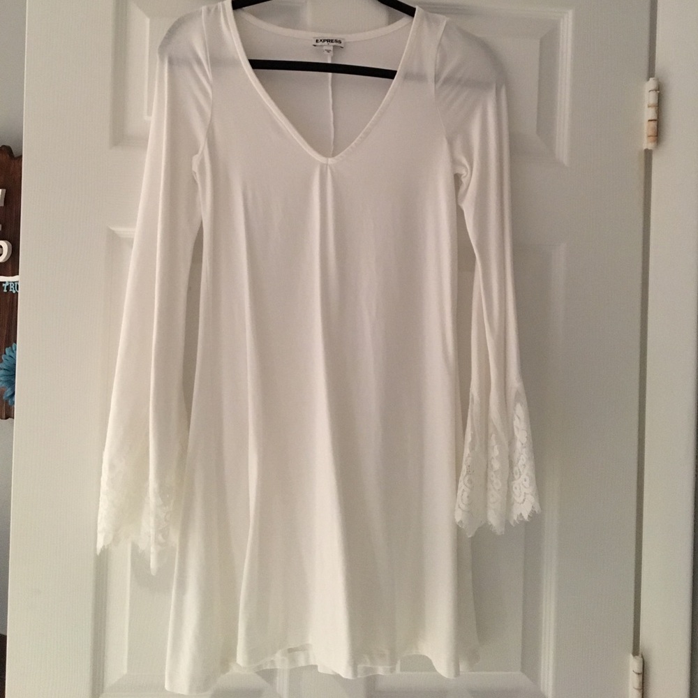 White cotton and lace dress