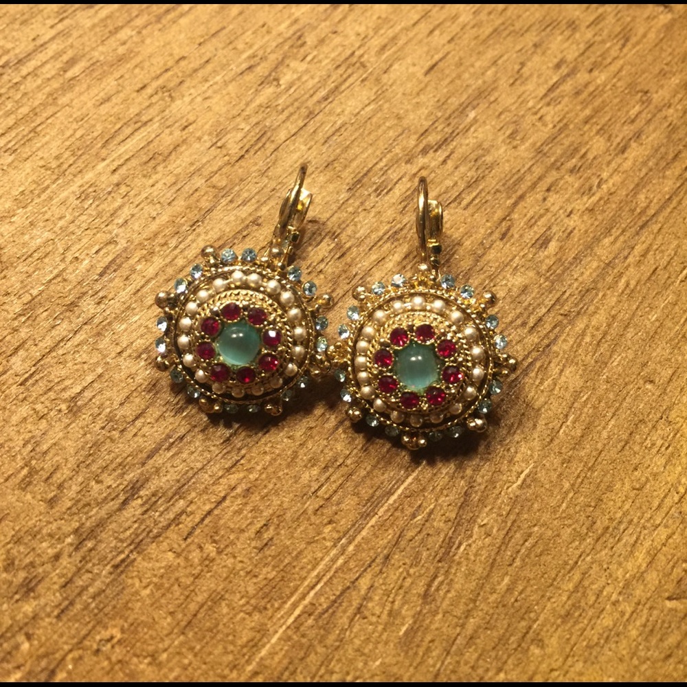 Beautiful Goldtone Hanging Earrings