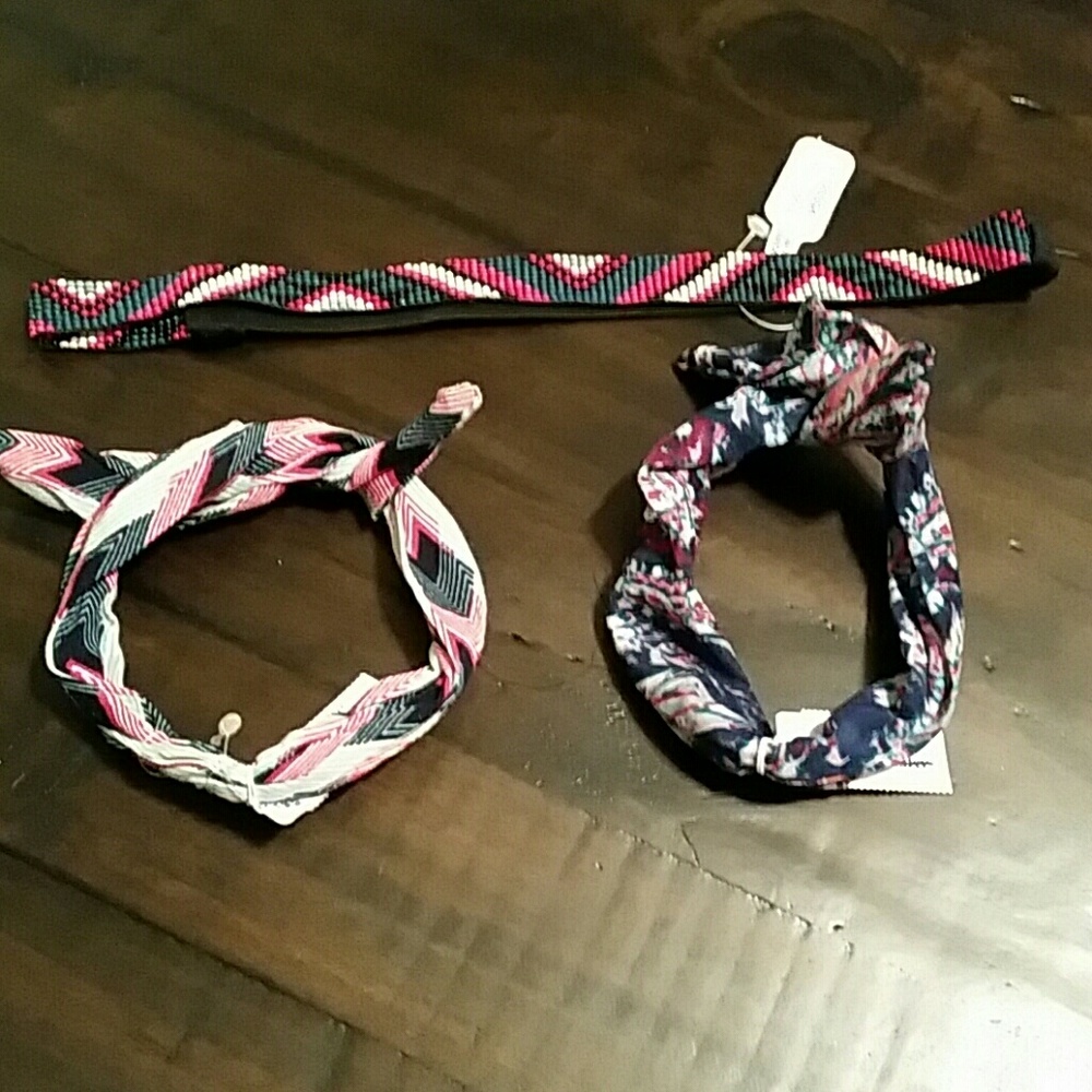 Five American Eagle Outfitters Hair Accessories !