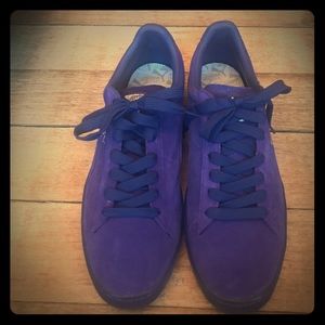 Suede Pumas