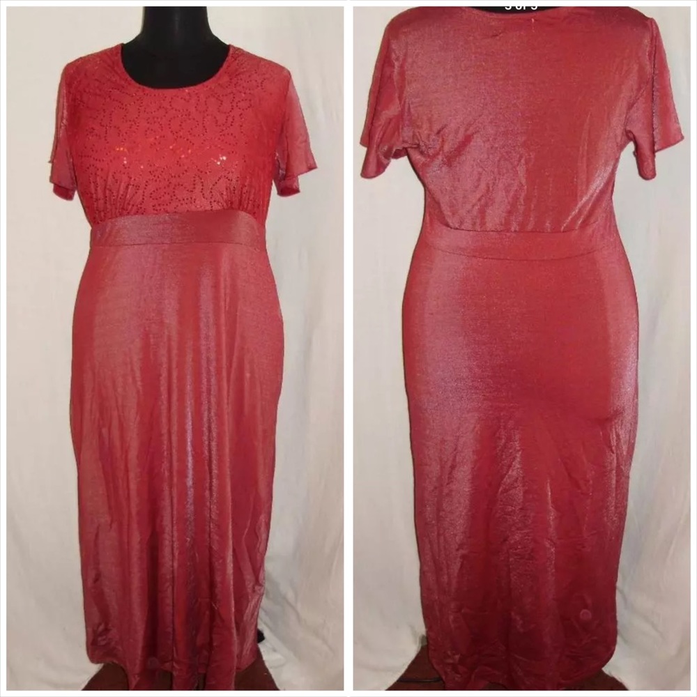 1x red dress by The Paragon