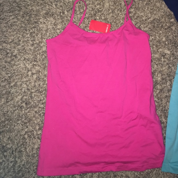 tank tops - Picture 2 of 5