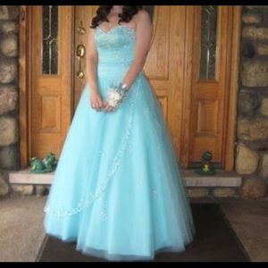 Beautiful light aqua blue for prom or quincinera.