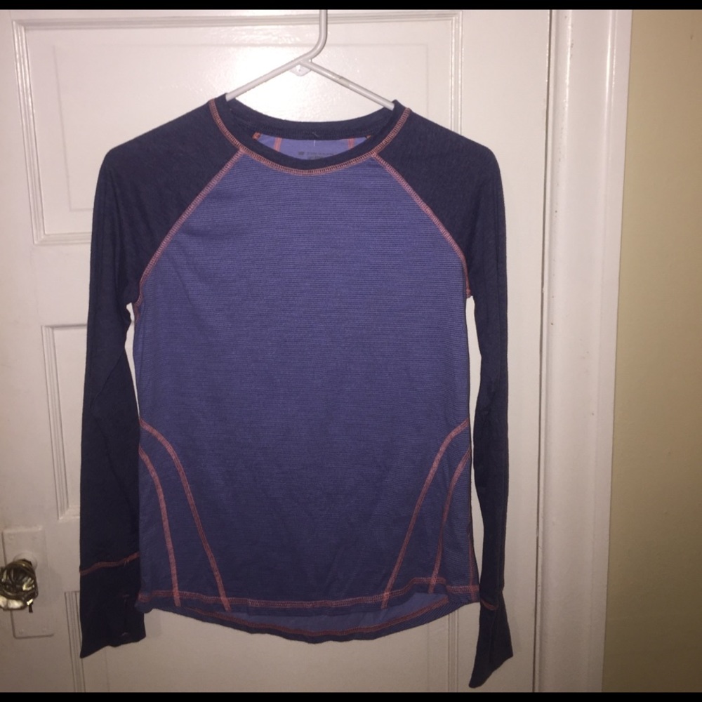 Long sleeve tee shirt