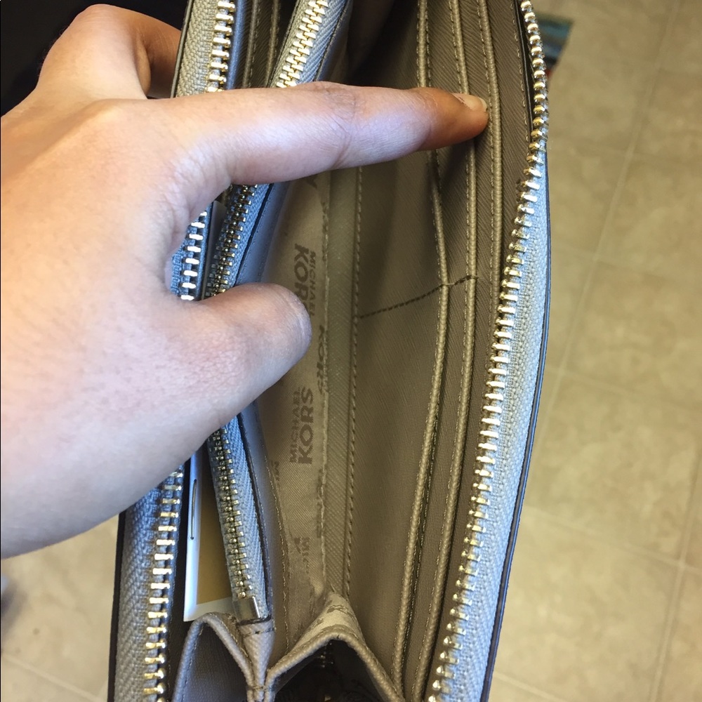 SOLD Michael Kors Kellen Satchel & Wallet Set - Picture 2 of 4