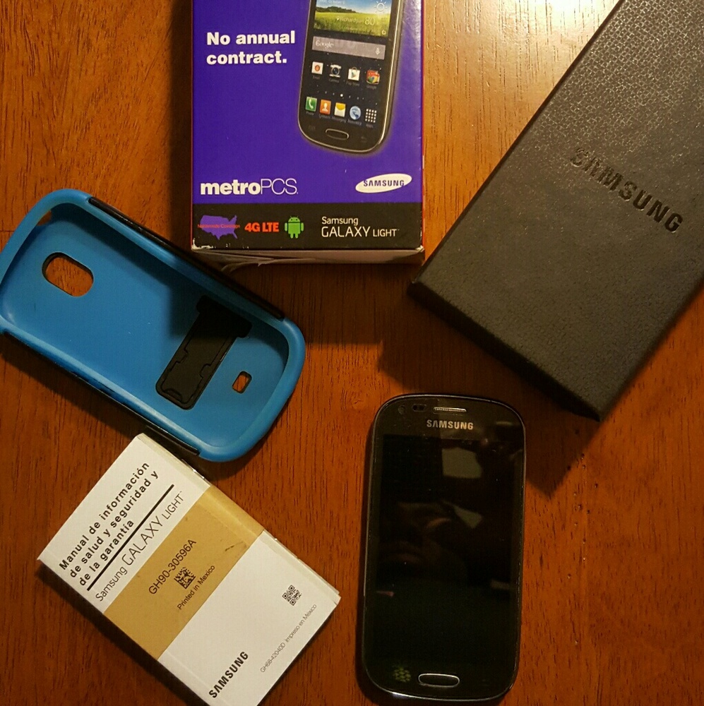 Samsung Galaxy Light Android Cell Phone