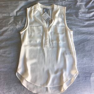 H&M off-white sleeveless blouse