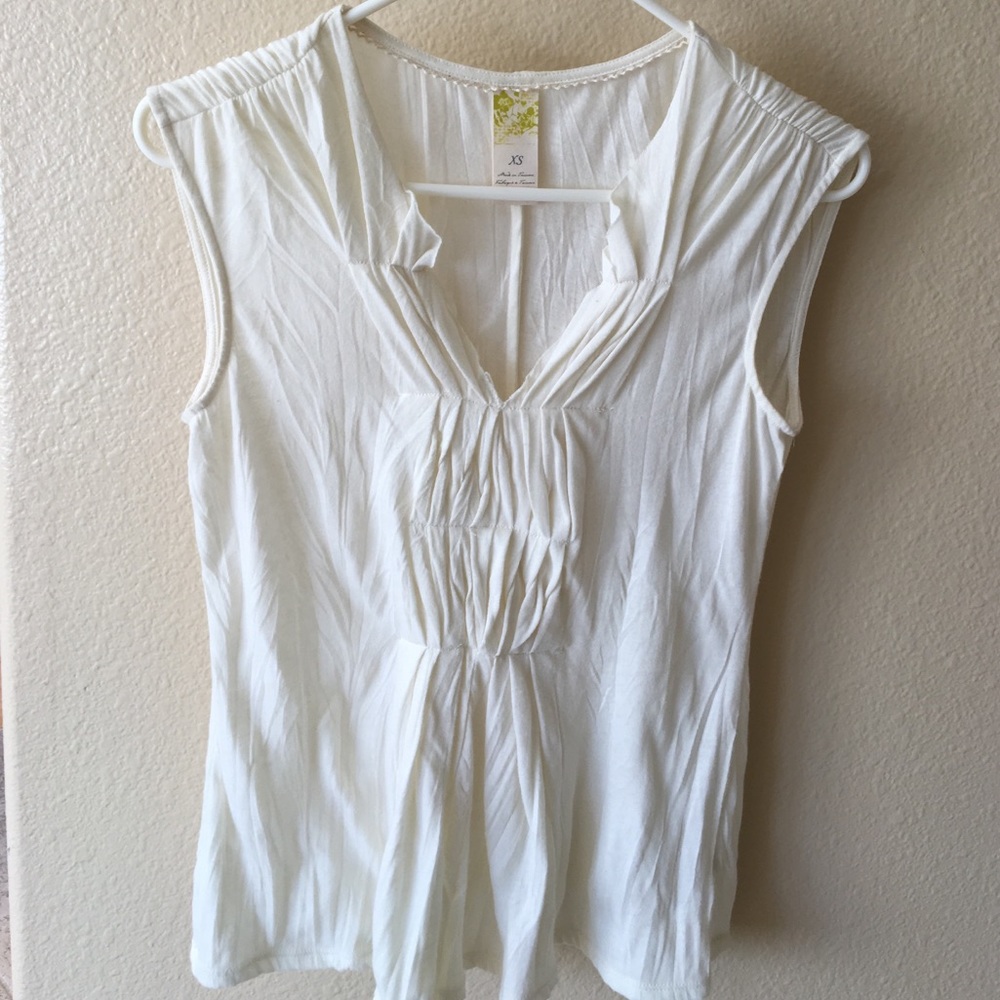 Anthropologie pleated sleeveless tee