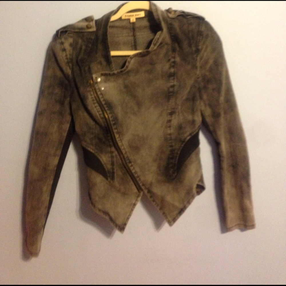 Never worn jacket - Picture 3 of 3