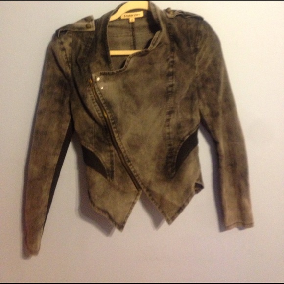 Never worn jacket - Picture 3 of 3