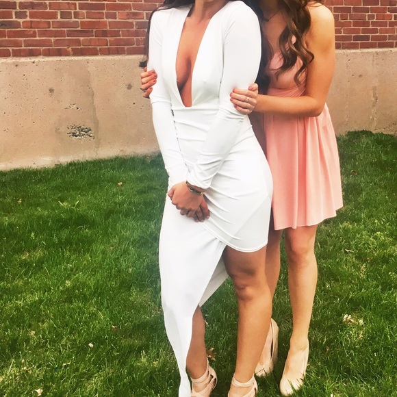 Missguided White deep v asymmetrical dress - Picture 2 of 2