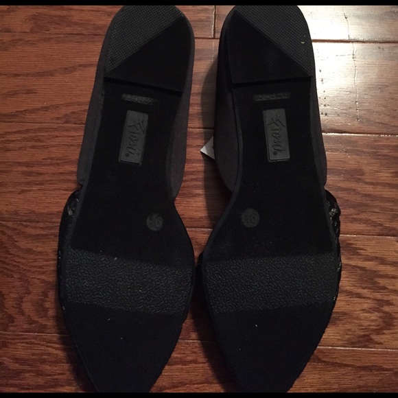 BRAND NEW Women's Asymmetrical Pointed Flat 9.5 - Picture 5 of 5
