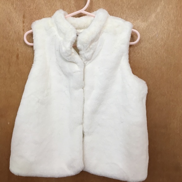 Epic Threads Other - Girls Ivory Faux Fur Vest Size 4T