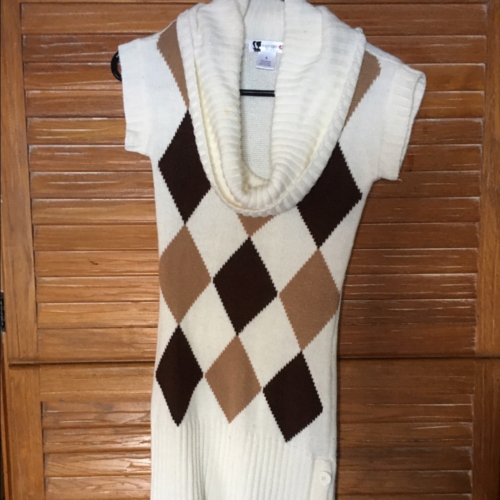 Sweater dress with buttons