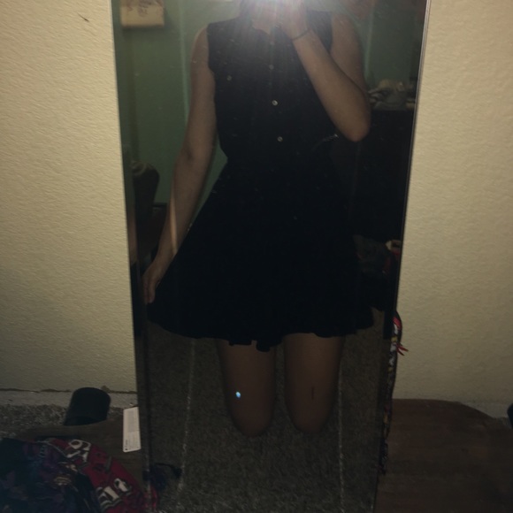 black dress - Picture 2 of 2