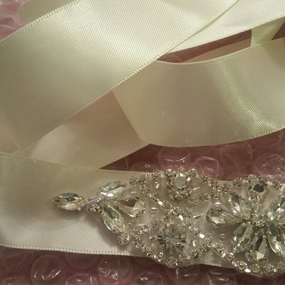 Crystal and Pearl Bridal Belt main image 3