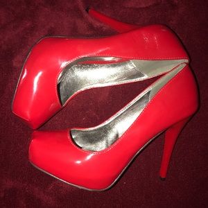 Pierre Dumas size 9 Medium