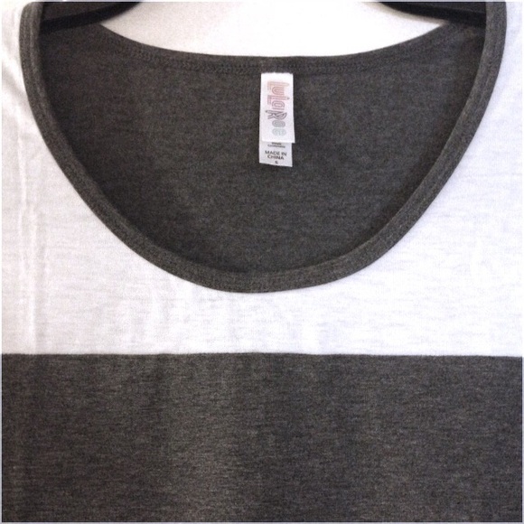LuLaRoe SS Grey & White Top, Size (S) NWT - Picture 8 of 8