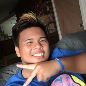 Meet your Posher, Johnlloyd