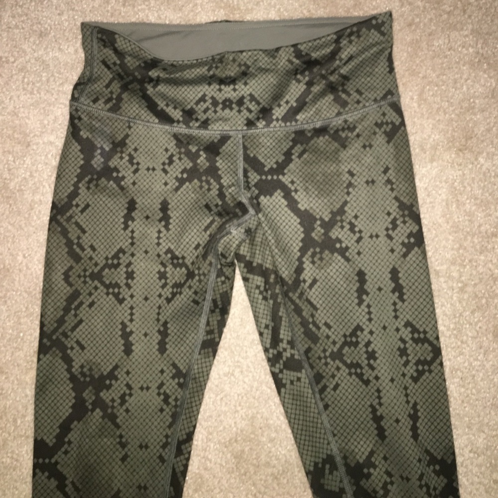 Lulu lemon snake print leggings