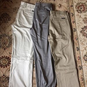 Dockers dress pants 32x32 great condition! 3 pair