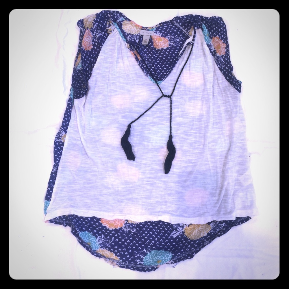 Adorable top for nordstroms  size M.